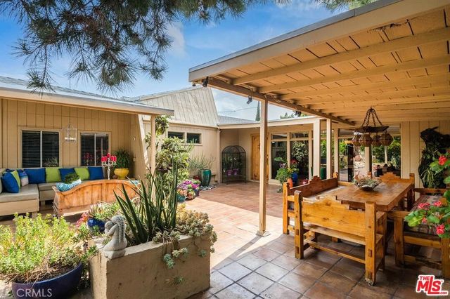 6033 Fulcher, North Hollywood, CA 91606