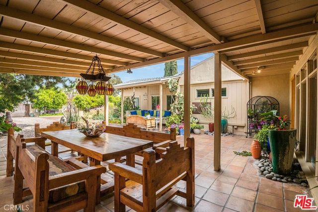 6033 Fulcher, North Hollywood, CA 91606