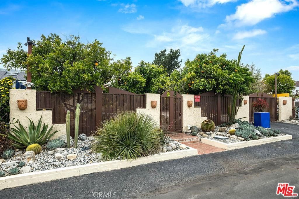 6033 Fulcher, North Hollywood, CA 91606