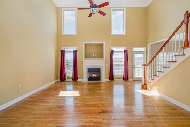 300 Dani Ct, Mount Juliet, TN 37122