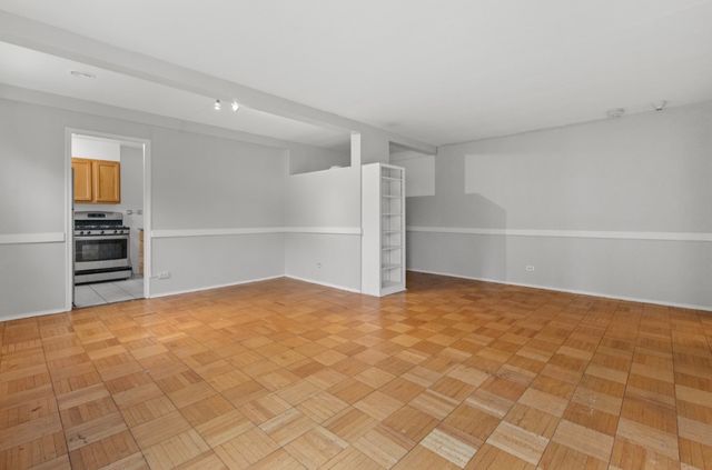 7206 Oak Avenue 2SE, River Forest, IL 60305