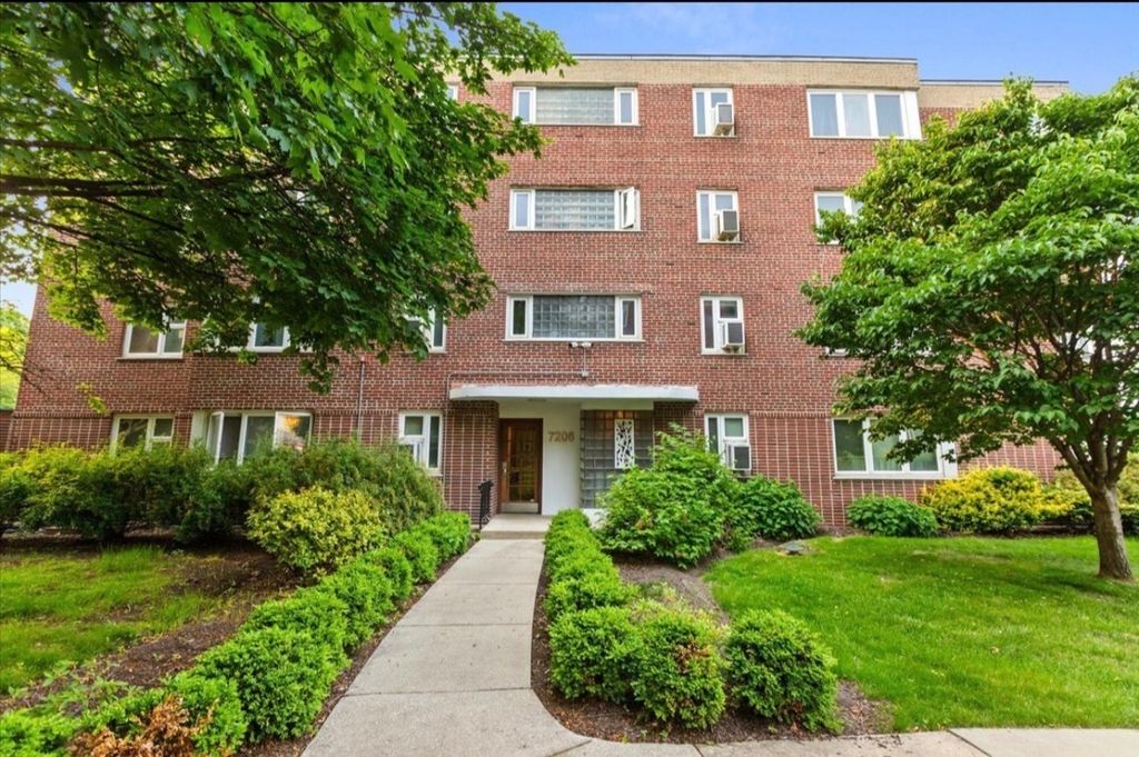 7206 Oak Avenue 2SE, River Forest, IL 60305