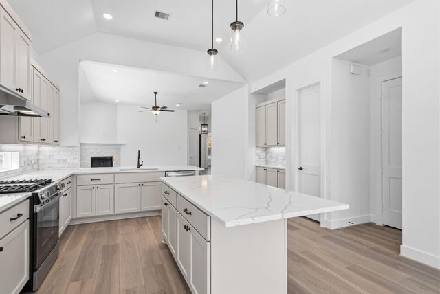 2414 Garden Arbor, Tomball, TX 77375