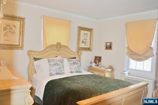 21 N Crest Drive, Cresskill, NJ 07626