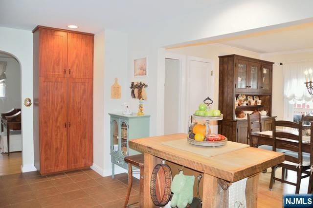 21 N Crest Drive, Cresskill, NJ 07626