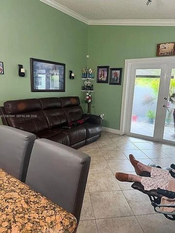 10070 SW 2nd Street, Miami, FL 33174