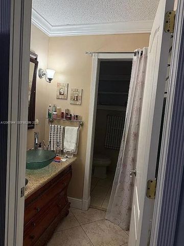 10070 SW 2nd Street, Miami, FL 33174