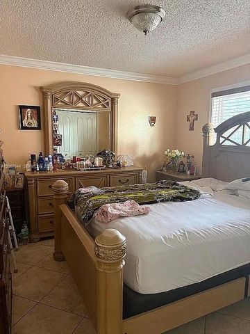10070 SW 2nd Street, Miami, FL 33174