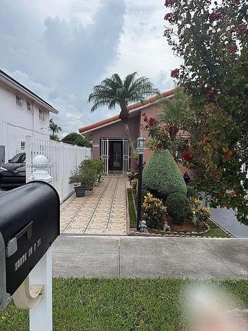 10070 SW 2nd Street, Miami, FL 33174