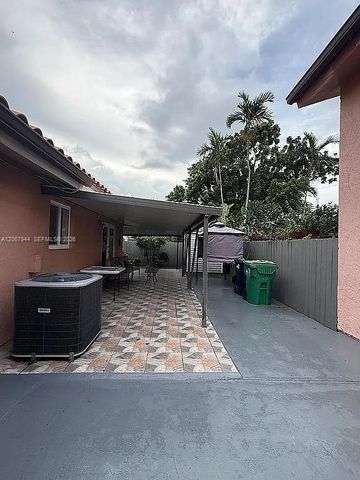 10070 SW 2nd Street, Miami, FL 33174