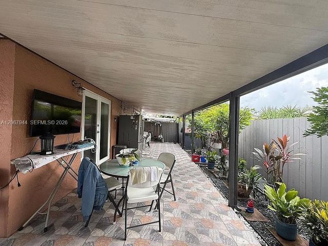 10070 SW 2nd Street, Miami, FL 33174
