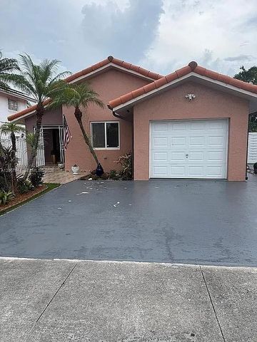 10070 SW 2nd Street, Miami, FL 33174