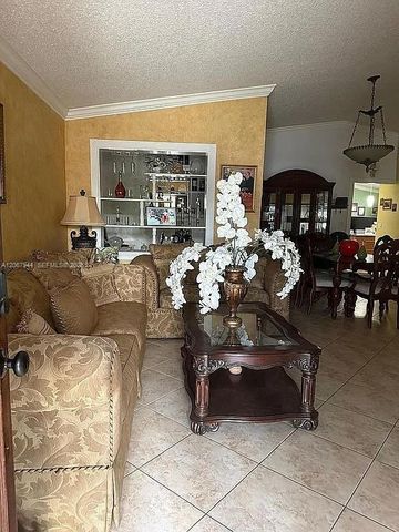10070 SW 2nd Street, Miami, FL 33174
