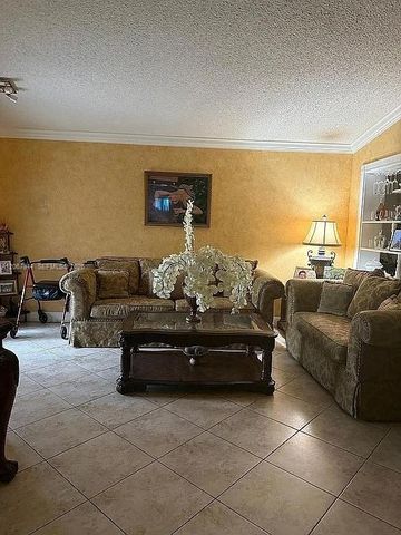 10070 SW 2nd Street, Miami, FL 33174