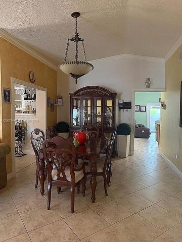 10070 SW 2nd Street, Miami, FL 33174