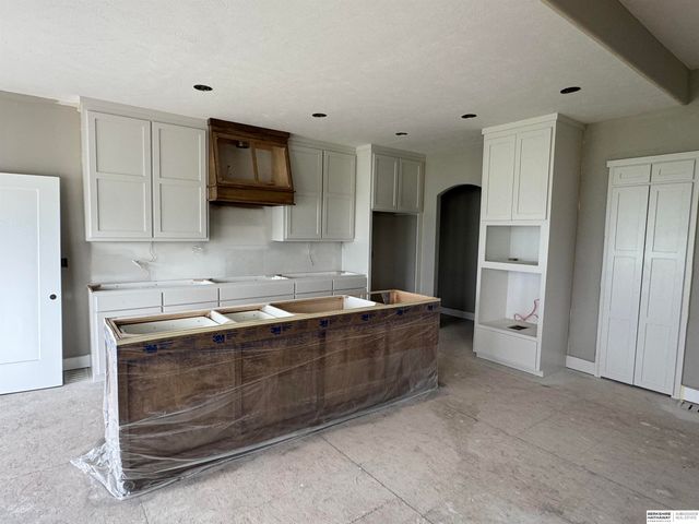 11002 S 101st Street, Papillion, NE 68046