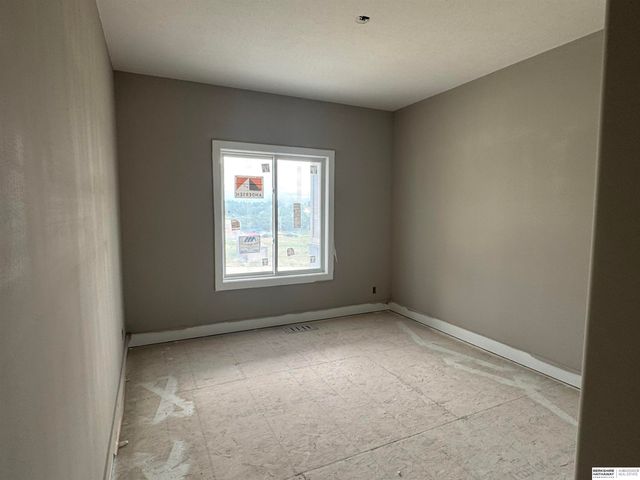 11002 S 101st Street, Papillion, NE 68046