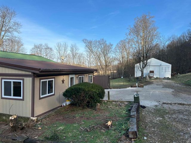15850 WITT RD, Shoals, IN 47581