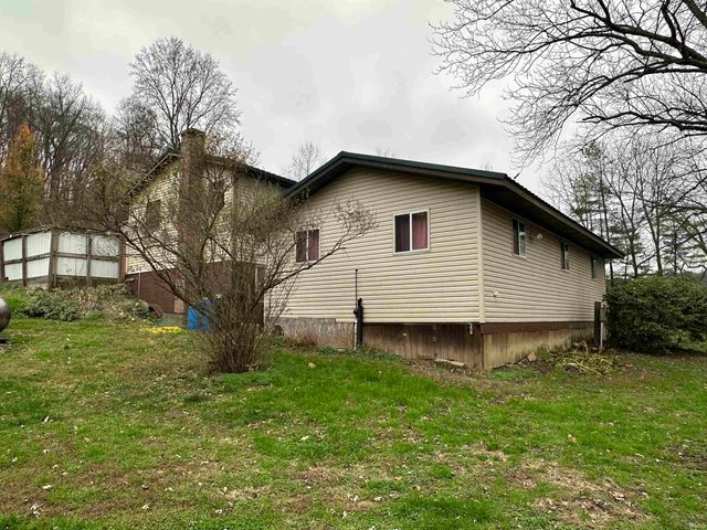 15850 WITT RD, Shoals, IN 47581