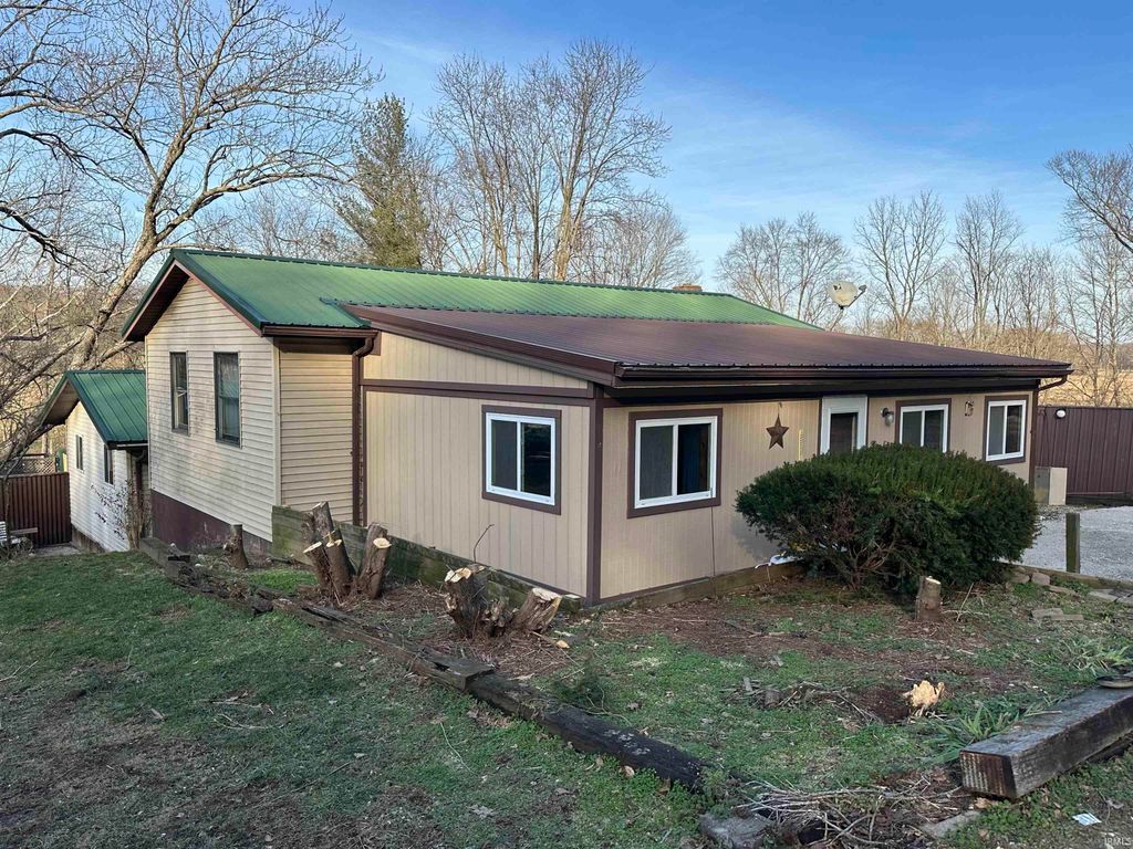 15850 WITT RD, Shoals, IN 47581