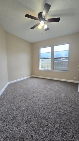 705 11th Street N, Texas City, TX 77590