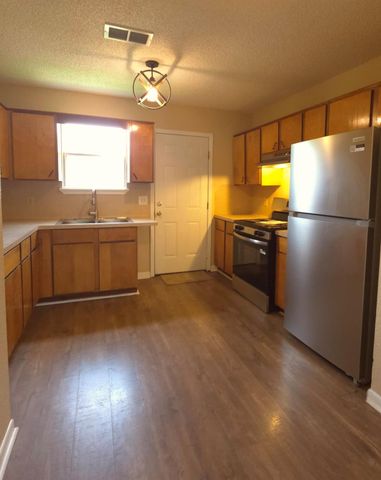 705 11th Street N, Texas City, TX 77590