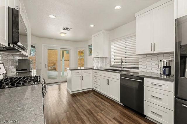 3040 Waterview Drive, Las Vegas, NV 89117