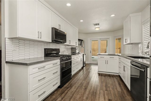 3040 Waterview Drive, Las Vegas, NV 89117