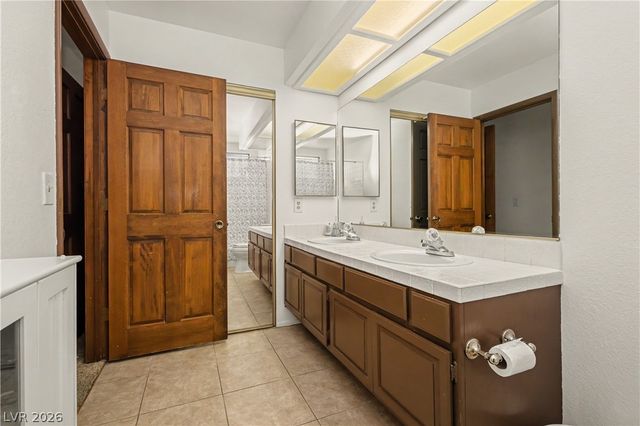 3040 Waterview Drive, Las Vegas, NV 89117