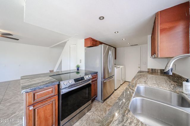 801 E NORTH Lane 1, Phoenix, AZ 85020