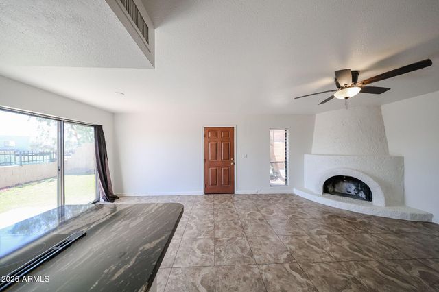 801 E NORTH Lane 1, Phoenix, AZ 85020
