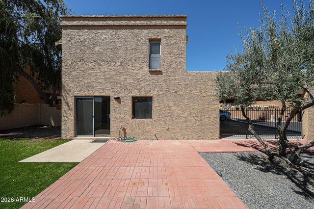 801 E NORTH Lane 1, Phoenix, AZ 85020