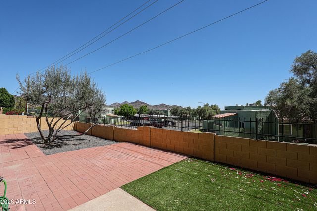 801 E NORTH Lane 1, Phoenix, AZ 85020