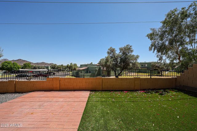 801 E NORTH Lane 1, Phoenix, AZ 85020
