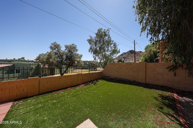 801 E NORTH Lane 1, Phoenix, AZ 85020