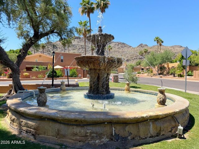 801 E NORTH Lane 1, Phoenix, AZ 85020