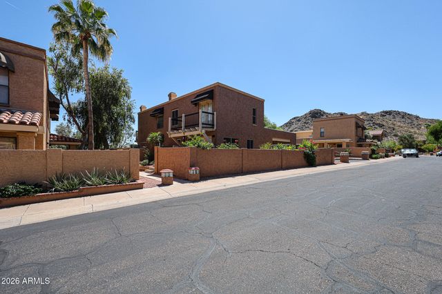801 E NORTH Lane 1, Phoenix, AZ 85020