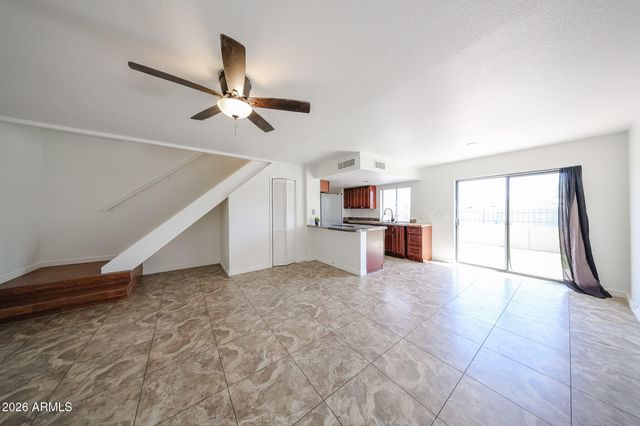 801 E NORTH Lane 1, Phoenix, AZ 85020