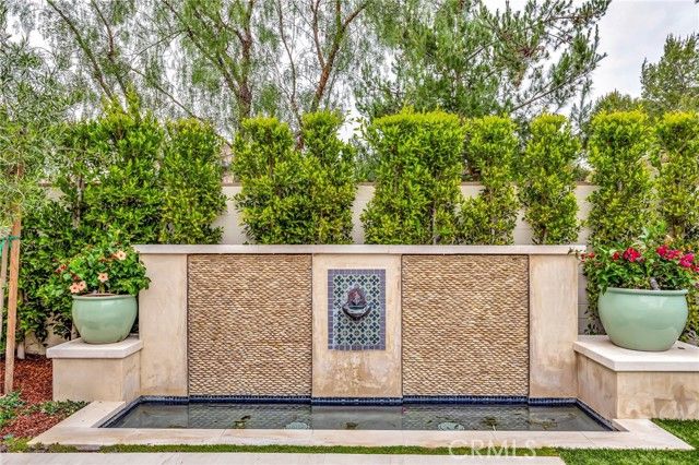 100 Della, Irvine, CA 92602