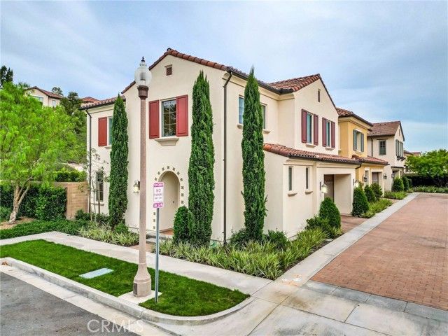 100 Della, Irvine, CA 92602