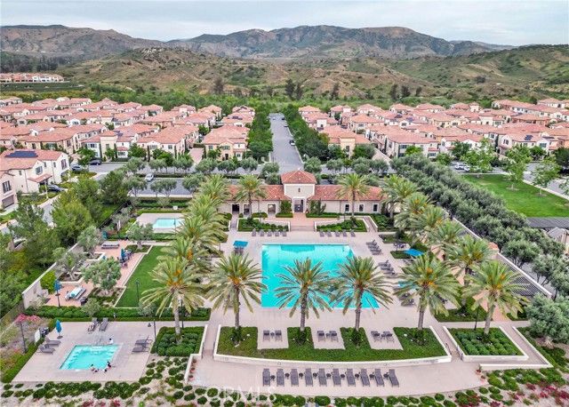 100 Della, Irvine, CA 92602