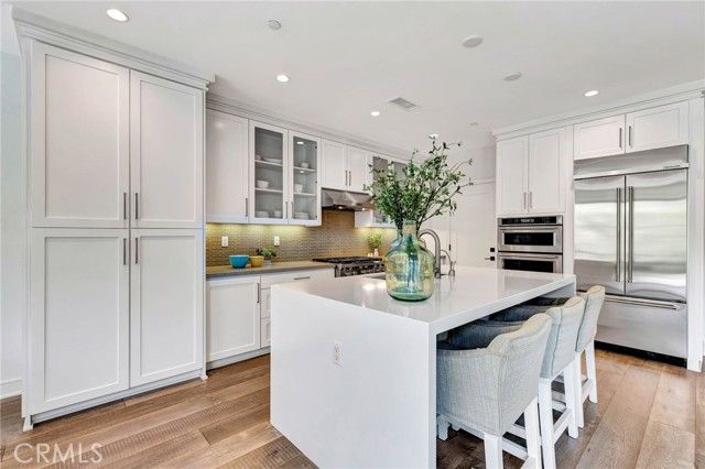 100 Della, Irvine, CA 92602