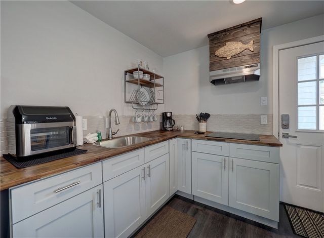 614 Harper St, Port Aransas, TX 78373