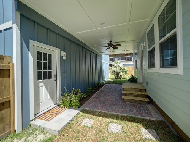 614 Harper St, Port Aransas, TX 78373