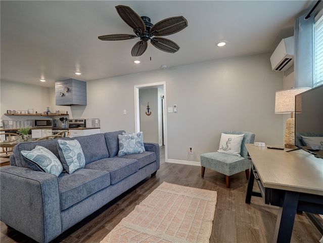 614 Harper St, Port Aransas, TX 78373