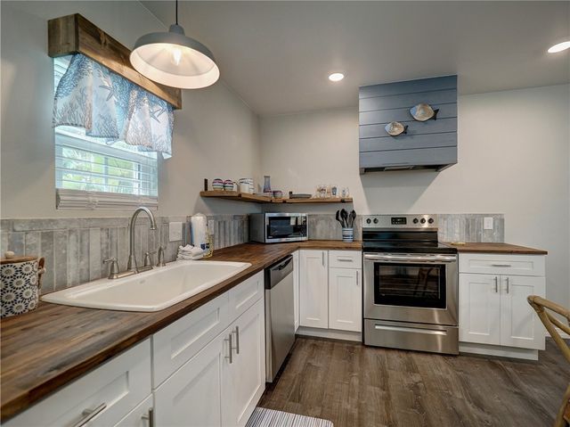 614 Harper St, Port Aransas, TX 78373