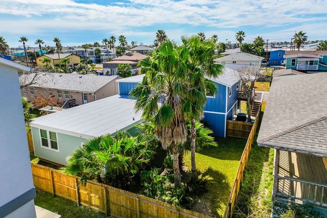 614 Harper St, Port Aransas, TX 78373