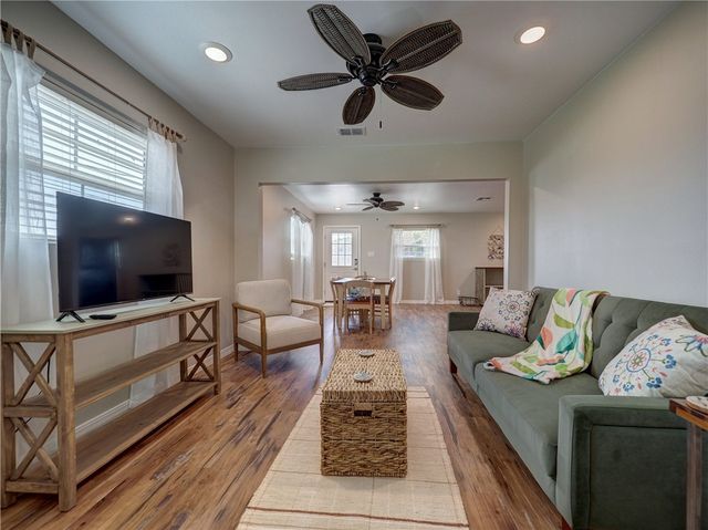 614 Harper St, Port Aransas, TX 78373