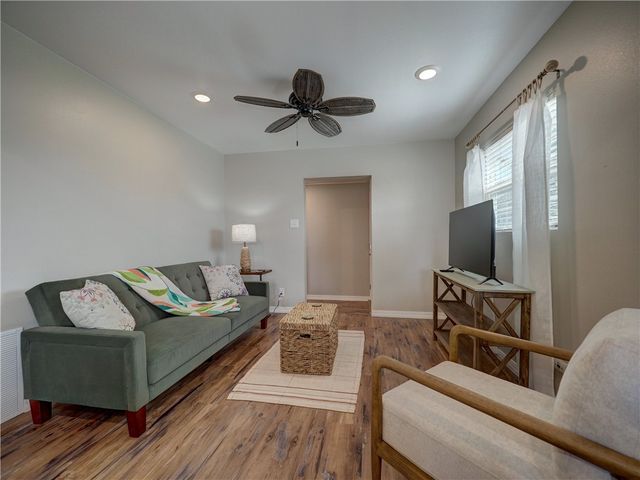 614 Harper St, Port Aransas, TX 78373