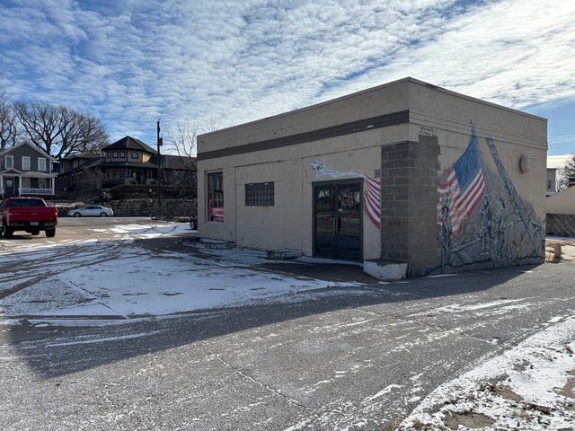 2229 12th Street E, Davenport, IA 52803